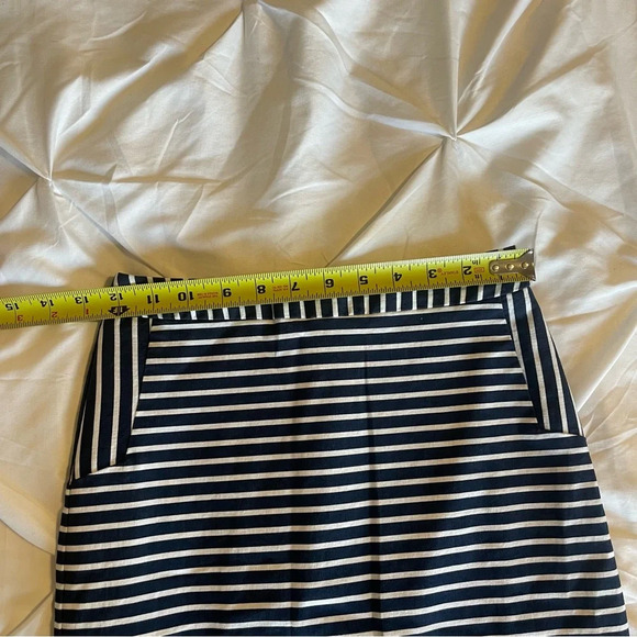Margaret M Women’s Navy White Striped Pencil Skirt Size Small - Picture 6 of 11